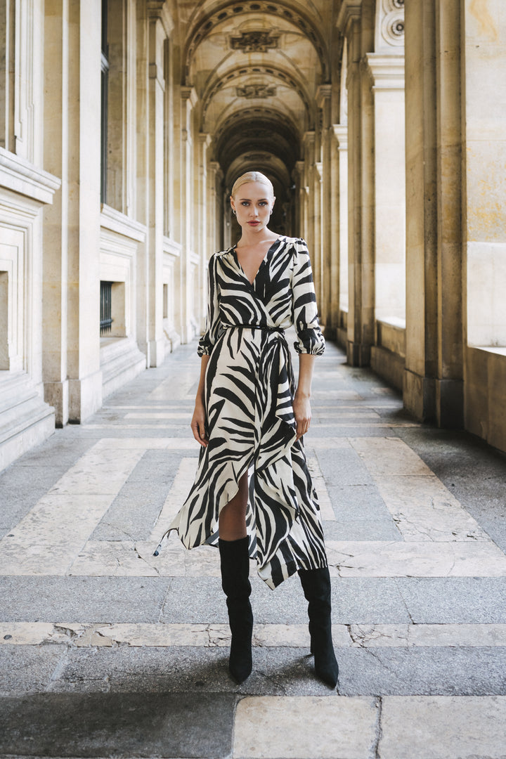 Imagen de producto de vestido "Feline" de la marca de moda de diseño Chiarella Store.