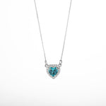 Cargar imagen en el visor de la galería, Imagen de producto de collares "Collar Corazón Central" de la marca Chiarella Store.