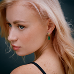 Carica l'immagine nel visualizzatore della galleria, Orecchini tondi leggeri di Murano verde