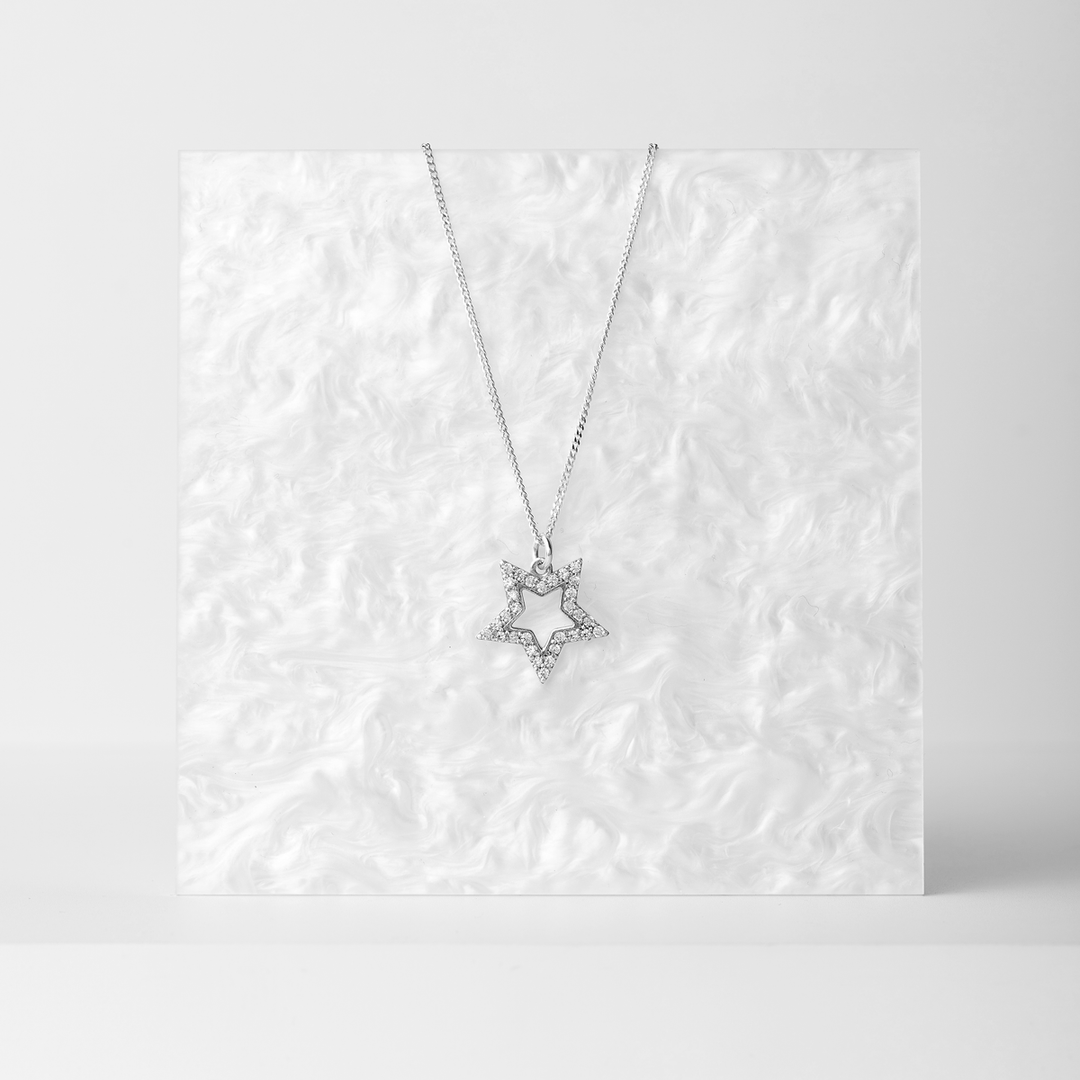 Outline Star Necklace